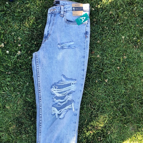 |SOLD| AEROPOSTAL Ripped Mom Jeans (Genuine Denim) - Picture 2 of 5